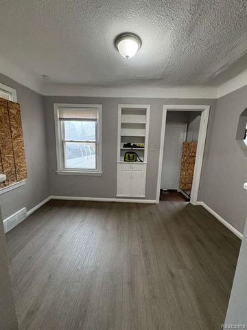 15410 Fairmount Drive, Detroit, MI 48205