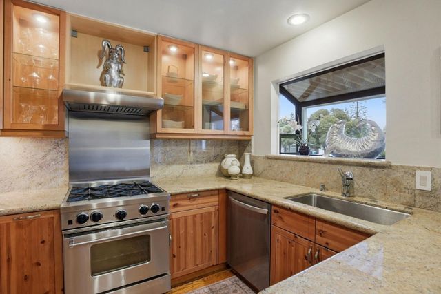 653 Fox Court, Redwood City, CA 94061