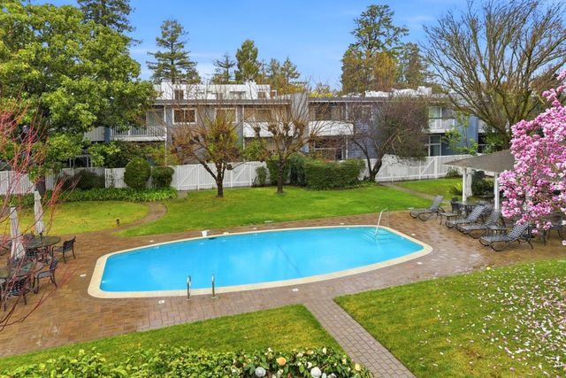 653 Fox Court, Redwood City, CA 94061