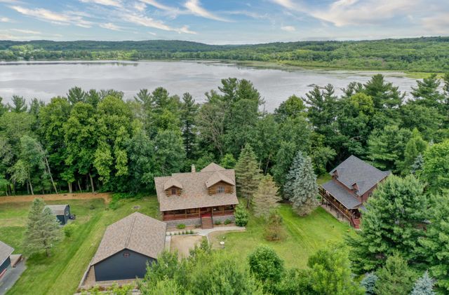 871 207th Street, Osceola, WI 54009