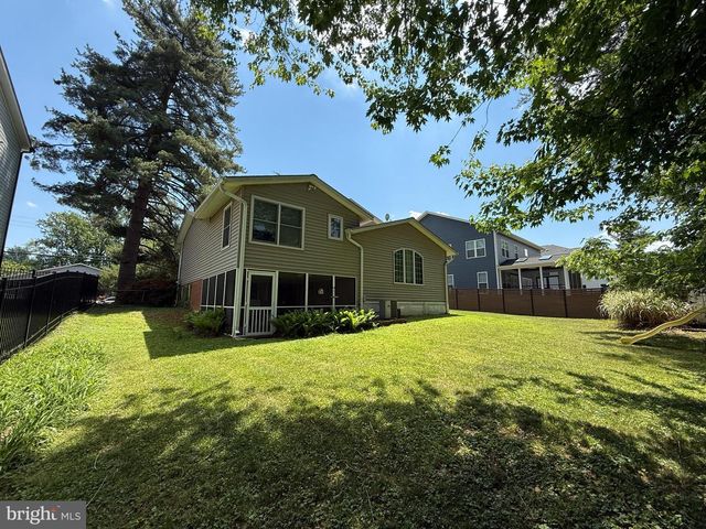 611 TAPAWINGO RD SW, Vienna, VA 22180