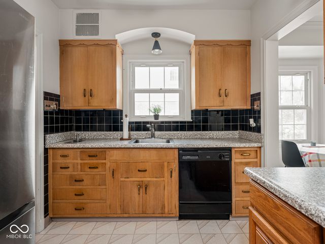 6109 E Saint Joseph Street, Indianapolis, IN 46219