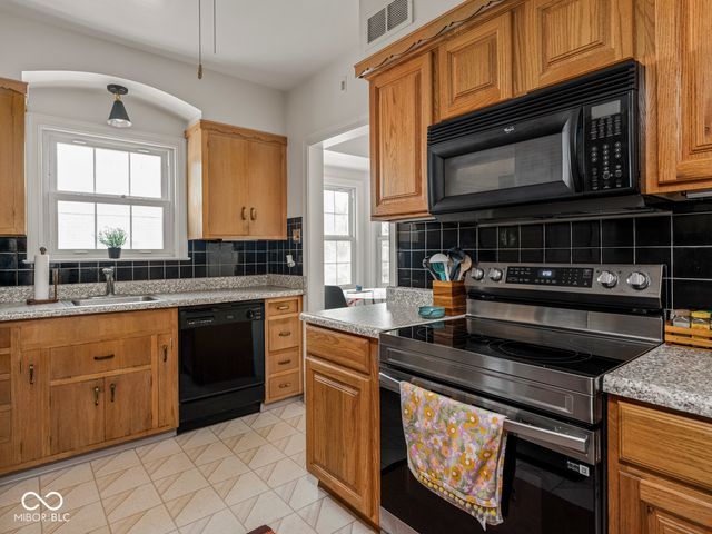 6109 E Saint Joseph Street, Indianapolis, IN 46219