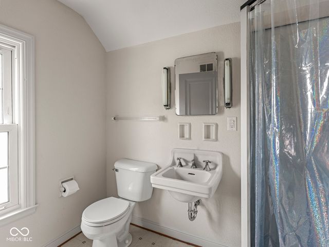 6109 E Saint Joseph Street, Indianapolis, IN 46219