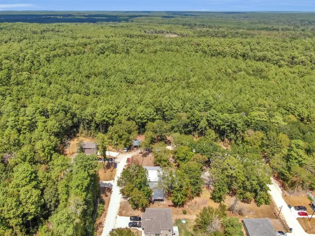 15876 Pecan Drive B, Montgomery, TX 77356