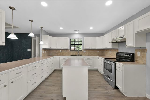 15876 Pecan Drive B, Montgomery, TX 77356