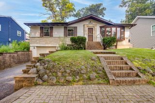 33192 N Cove Road, Grayslake, IL 60030