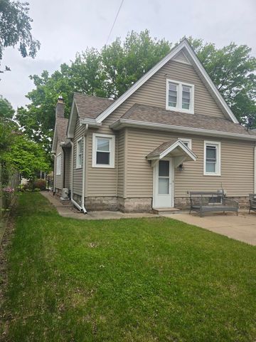 2929 Grand Avenue, Davenport, IA 52803