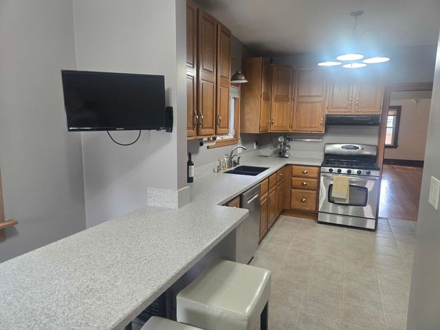 2929 Grand Avenue, Davenport, IA 52803