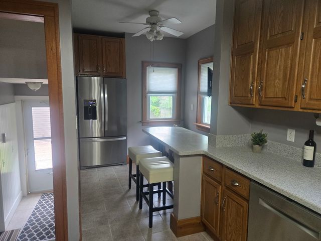 2929 Grand Avenue, Davenport, IA 52803