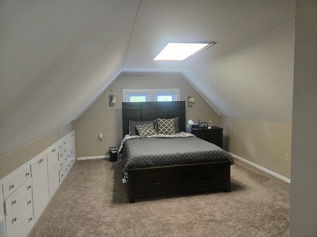 2929 Grand Avenue, Davenport, IA 52803