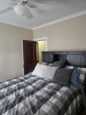 2929 Grand Avenue, Davenport, IA 52803
