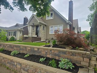 2929 Grand Avenue, Davenport, IA 52803