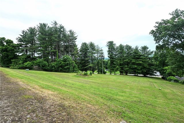 10 Spruce Ave, East Bethlehem, PA 15333