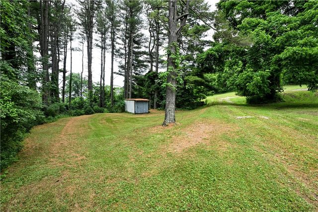 10 Spruce Ave, East Bethlehem, PA 15333