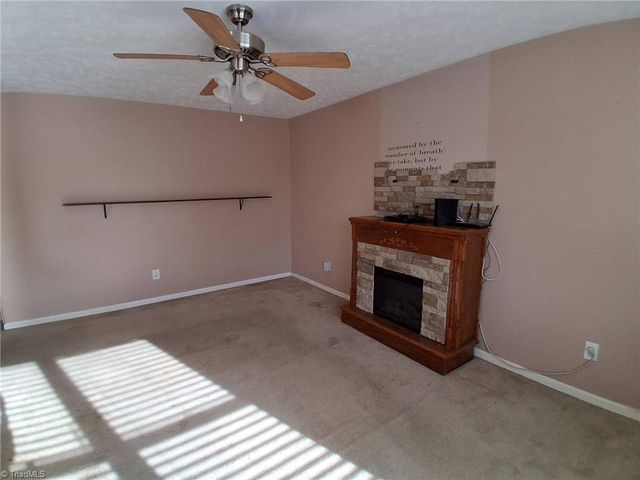 1034 Kentland Drive, King, NC 27021