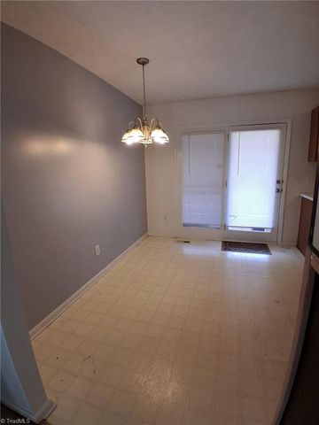 1034 Kentland Drive, King, NC 27021