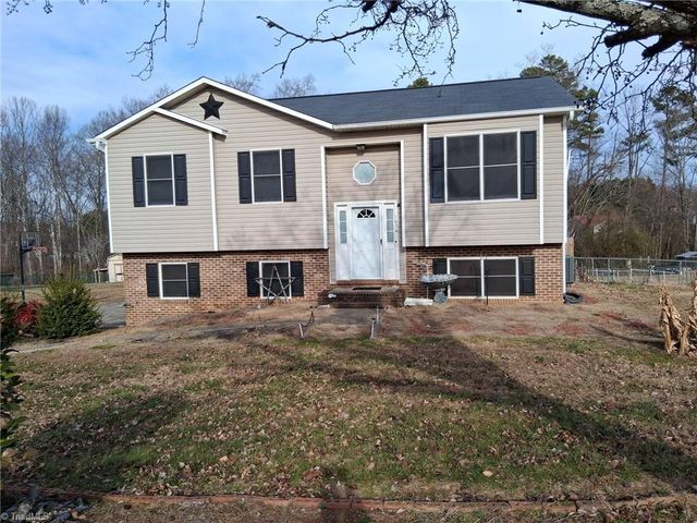 1034 Kentland Drive, King, NC 27021