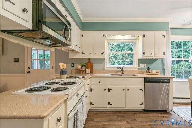 1648 Elmart Ln, North Chesterfield, VA 23235