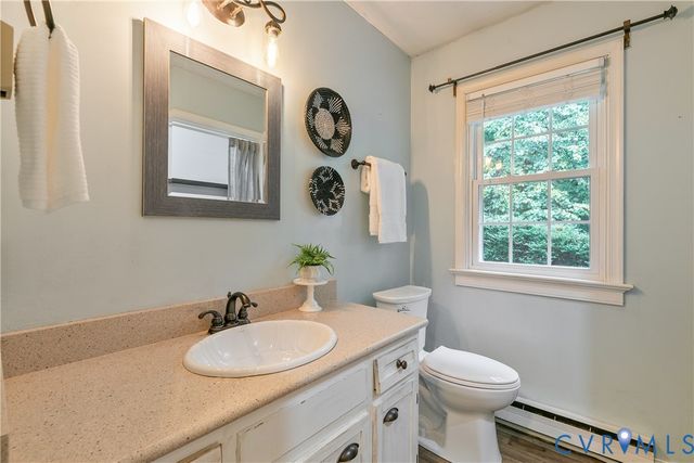 1648 Elmart Ln, North Chesterfield, VA 23235