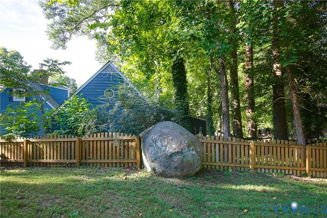 1648 Elmart Ln, North Chesterfield, VA 23235
