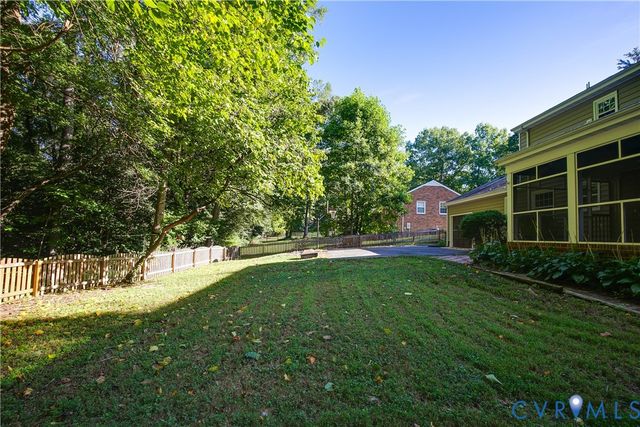 1648 Elmart Ln, North Chesterfield, VA 23235