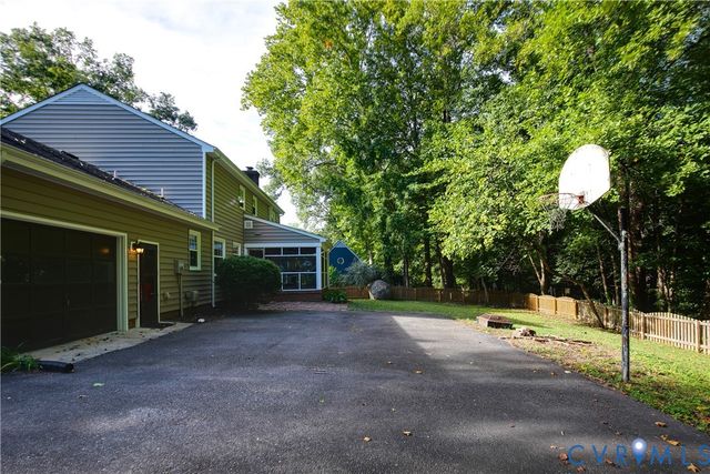 1648 Elmart Ln, North Chesterfield, VA 23235