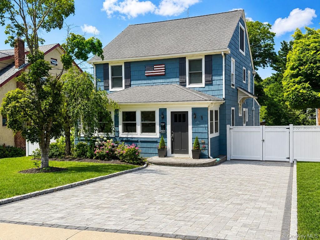 182 School Street, Oyster Bay, NY 11771 — exterior