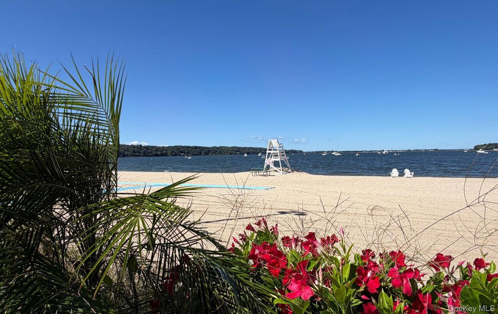 182 School Street, Oyster Bay, NY 11771 — photo 4