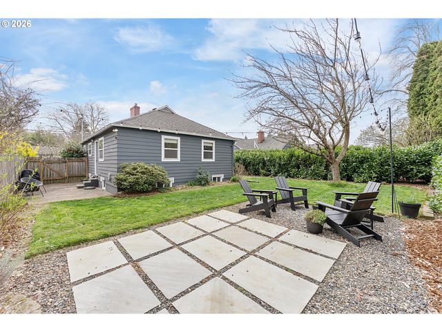 3325 Ne ROSA PARKS Way, Portland, OR 97211