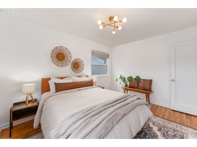 3325 Ne ROSA PARKS Way, Portland, OR 97211