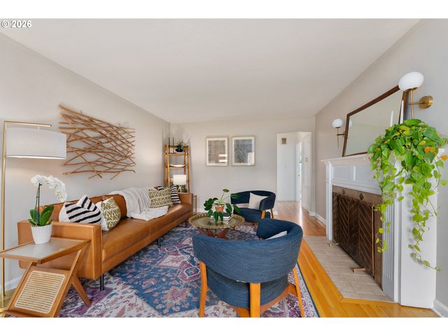 3325 Ne ROSA PARKS Way, Portland, OR 97211