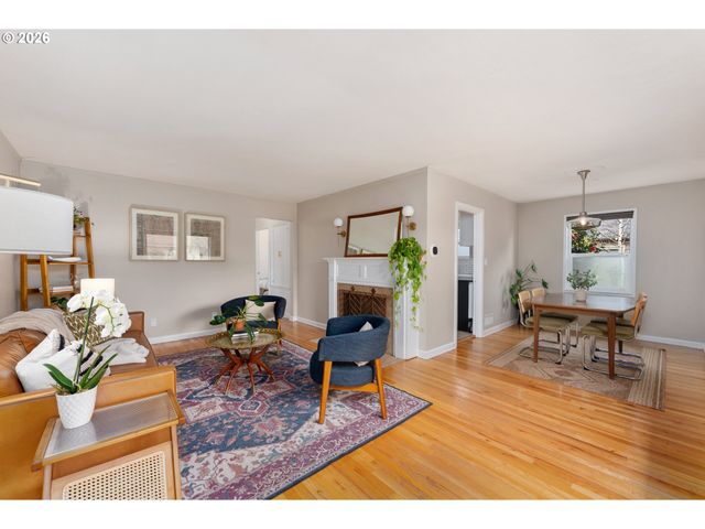 3325 Ne ROSA PARKS Way, Portland, OR 97211