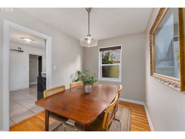 3325 Ne ROSA PARKS Way, Portland, OR 97211