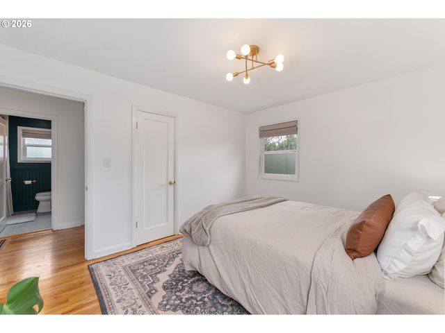 3325 Ne ROSA PARKS Way, Portland, OR 97211