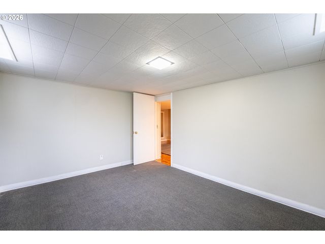 3325 Ne ROSA PARKS Way, Portland, OR 97211