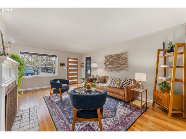 3325 Ne ROSA PARKS Way, Portland, OR 97211