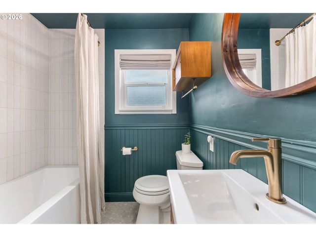 3325 Ne ROSA PARKS Way, Portland, OR 97211