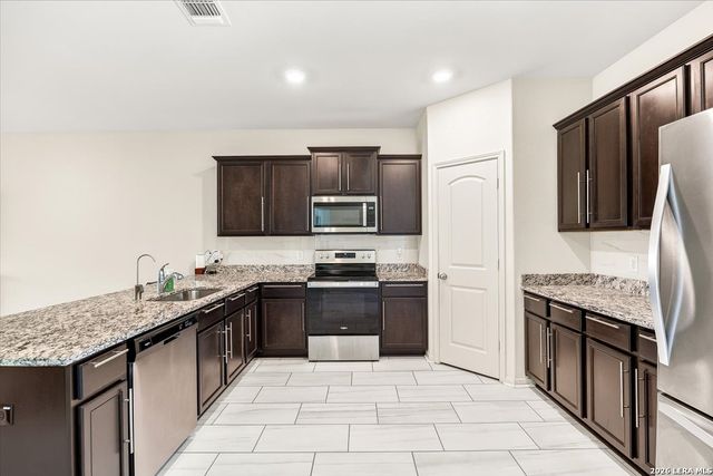 10930 Monterey Pike, Converse, TX 78109