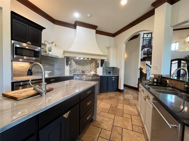 707 Oakhill Lane, Cedar Hill, TX 75104