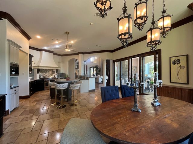 707 Oakhill Lane, Cedar Hill, TX 75104