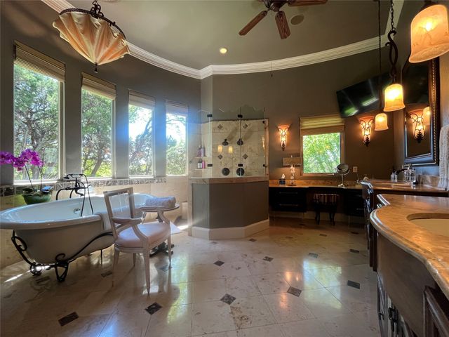 707 Oakhill Lane, Cedar Hill, TX 75104