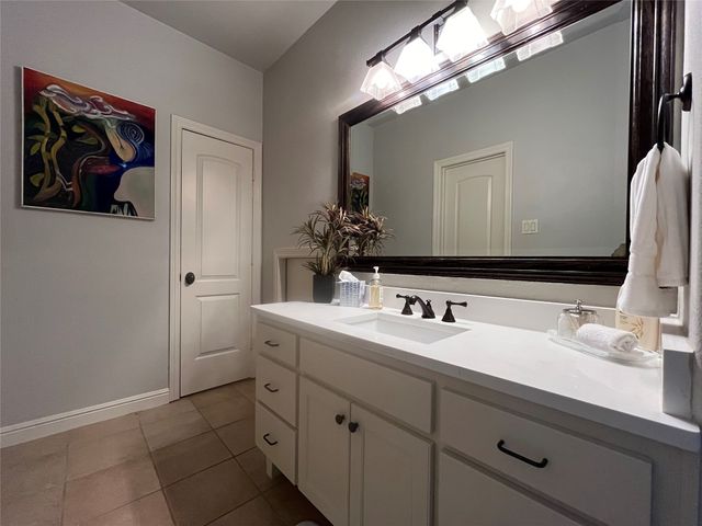 707 Oakhill Lane, Cedar Hill, TX 75104