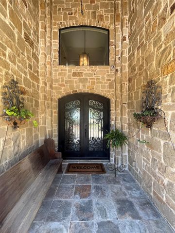 707 Oakhill Lane, Cedar Hill, TX 75104