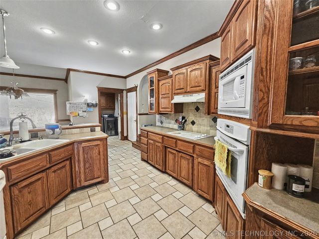 502 W 3rd Place, Tahlequah, OK 74464