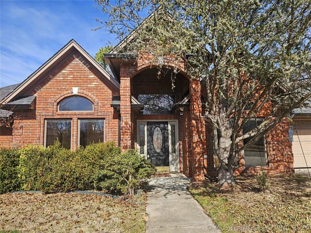 502 W 3rd Place, Tahlequah, OK 74464