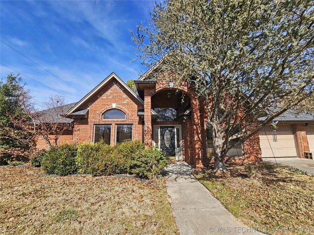 502 W 3rd Place, Tahlequah, OK 74464