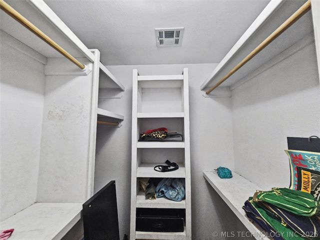 502 W 3rd Place, Tahlequah, OK 74464