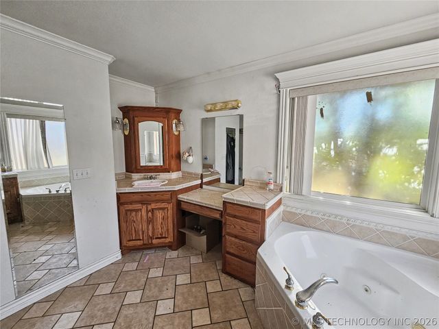 502 W 3rd Place, Tahlequah, OK 74464