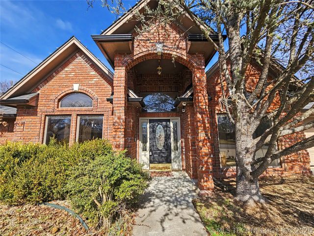 502 W 3rd Place, Tahlequah, OK 74464